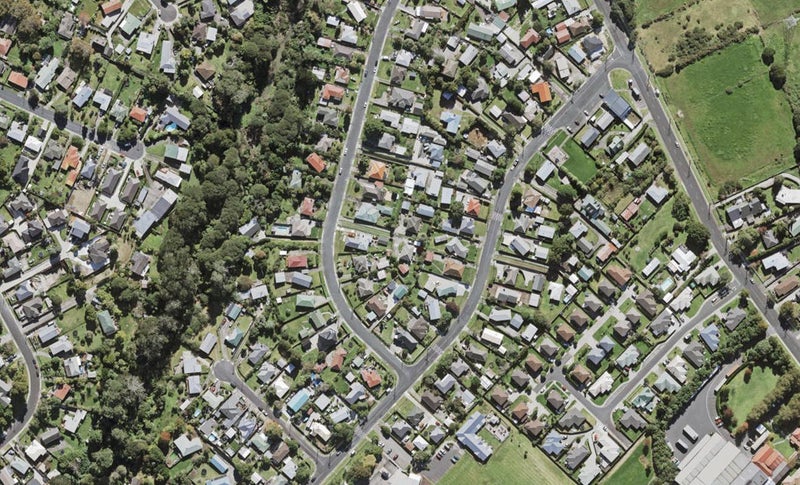 11 Glen Marine Parade, Glendene, Auckland - Carousel 1
