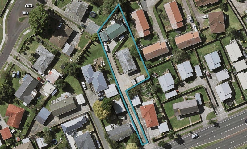 2/58 Te Irirangi Drive, Clover Park, Auckland - Carousel 1
