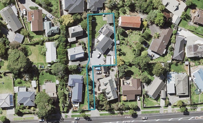 74 Gills Road, Bucklands Beach, Auckland - Carousel 1