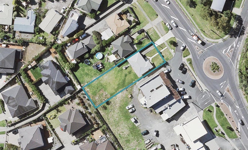 658 East Coast Road, Pinehill, Auckland - Carousel 1