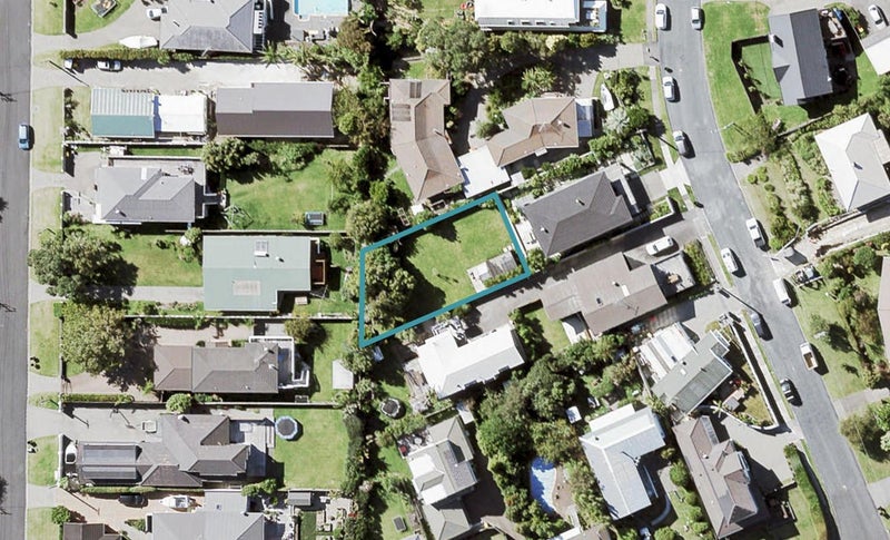 128A Churchill Road, Rothesay Bay, Auckland - Carousel 1