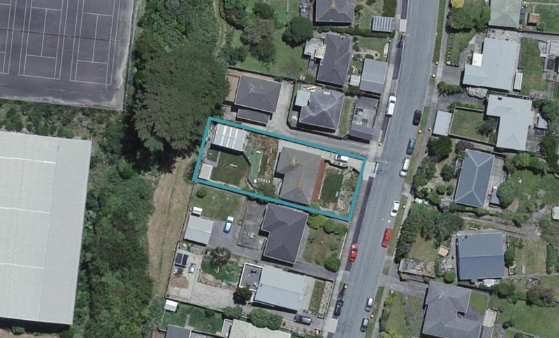 36 Taylor Terrace, Tawa, Wellington - Carousel 1