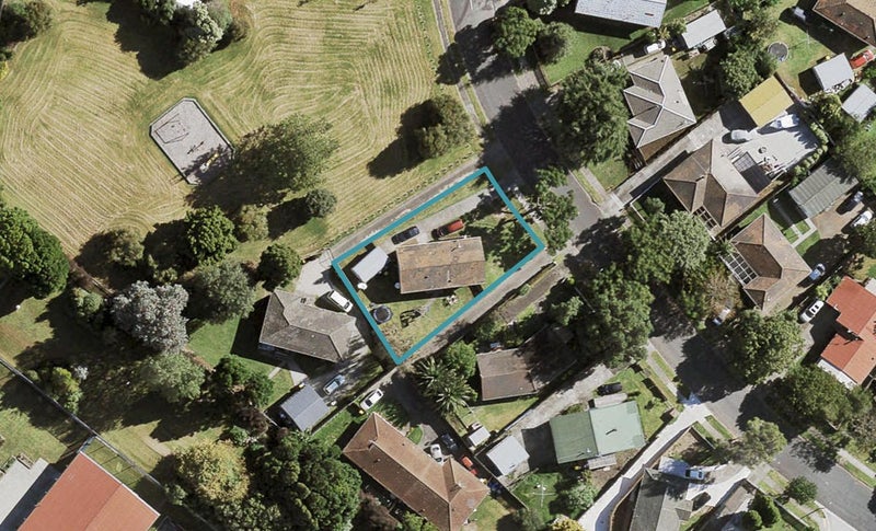 7 Leaver Place, Weymouth, Auckland - Carousel 1