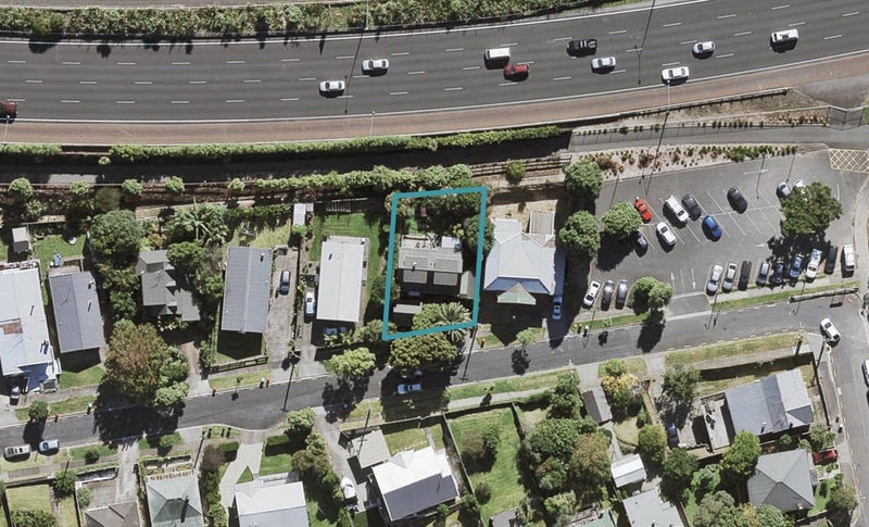 11 Fourth Avenue, Kingsland, Auckland - Carousel 1