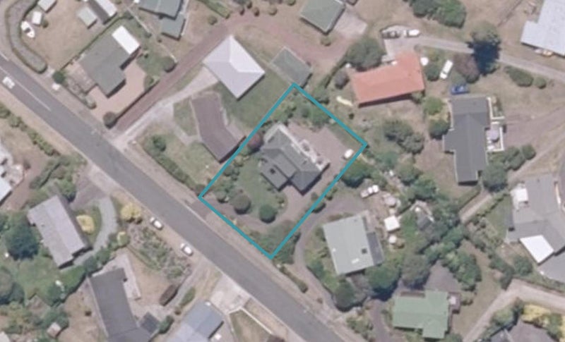 7 Scenic Heights, Acacia Bay, Taupō - Carousel 1