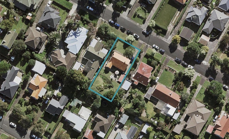 7 Ferguson Avenue, Greenlane, Auckland - Carousel 1