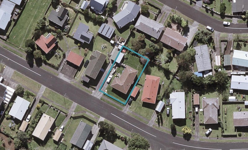 31 Kauri Street, Merrilands, New Plymouth - Carousel 1