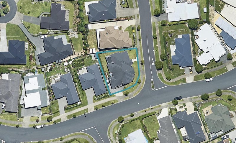 36 Caldera Crescent, Pyes Pa, Tauranga - Carousel 1