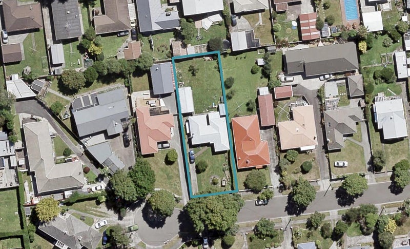16 Hall Grove, Ebdentown, Upper Hutt - Carousel 1