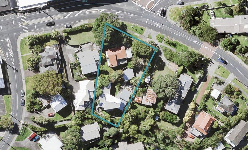 2/550 Beach Road, Rothesay Bay, Auckland - Carousel 1