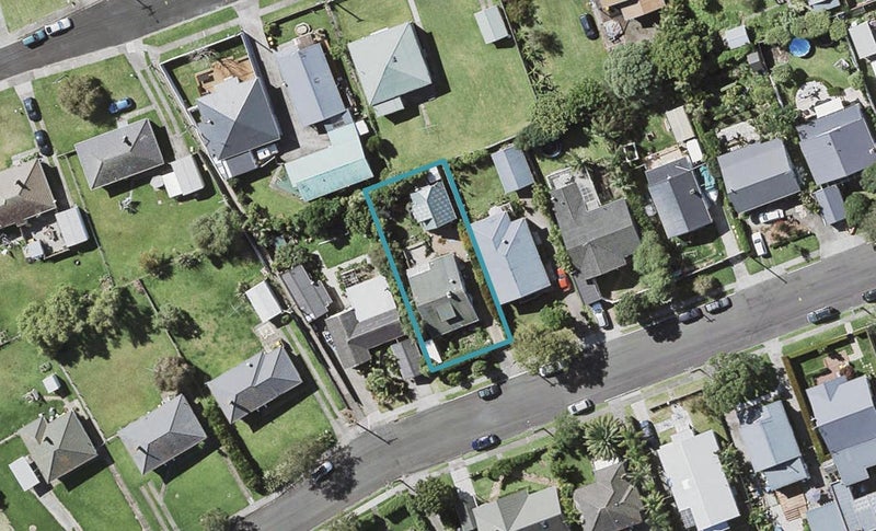 34 Egremont Street, Belmont, Auckland - Carousel 1