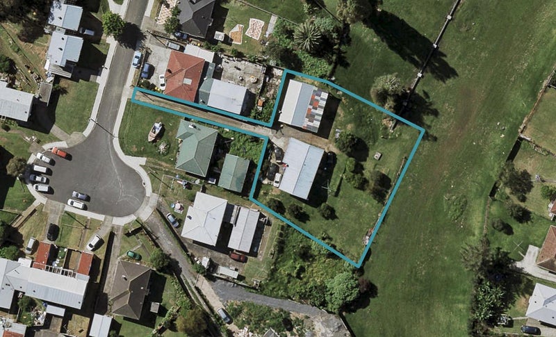 8 Garrett Place, Otara, Auckland - Carousel 1