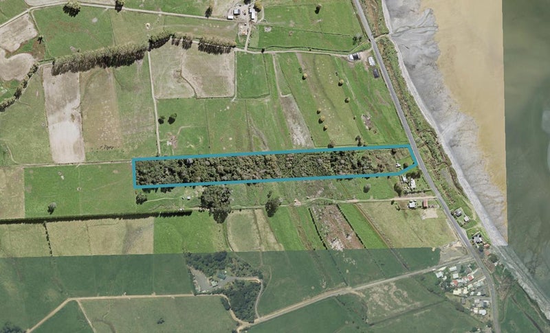 1285 East Coast Road, WHAKATIWAI, MIRANDA - Carousel 1