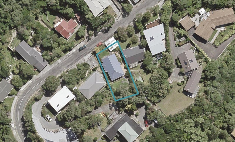 11 Rakeiora Grove, Korokoro, Lower Hutt - Carousel 1