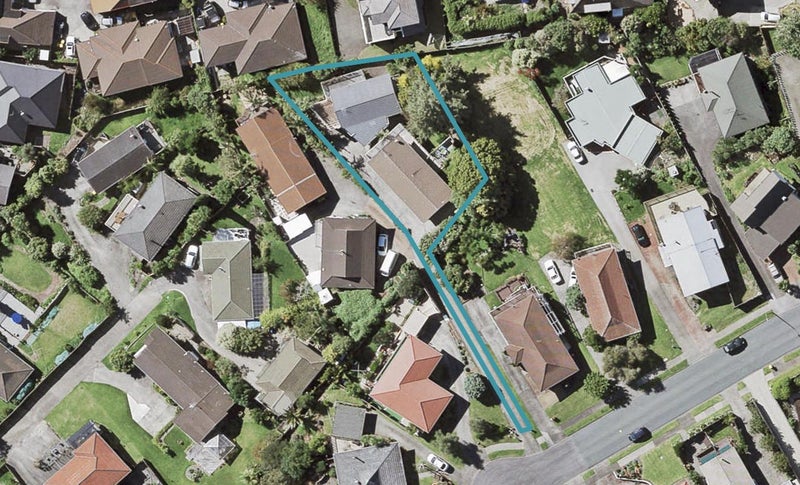 2/21 Gwenand Place, Botany Downs, Auckland - Carousel 1