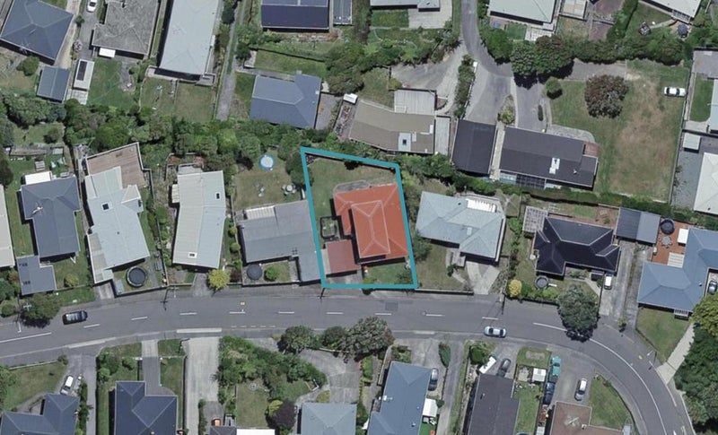 8 Trebann Street, Paparangi, Wellington - Carousel 1