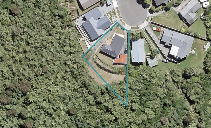 33 Mossburn Grove, Kelson, Lower Hutt - Carousel 1