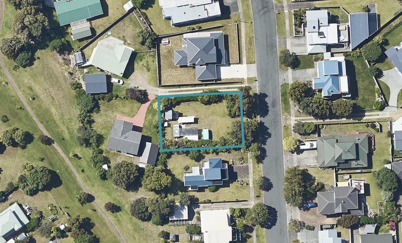 36 Papaunahi Road, Bowentown, Waihi Beach - Carousel 1