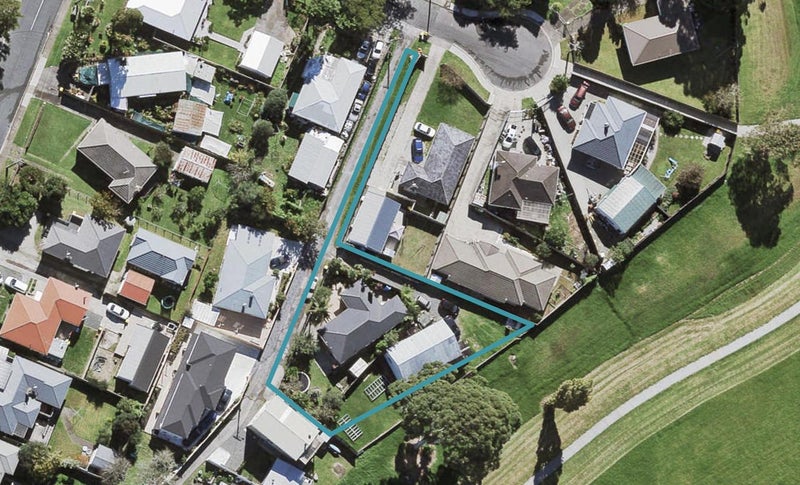 2/9 Ingleby Place, Kelston, Auckland - Carousel 1