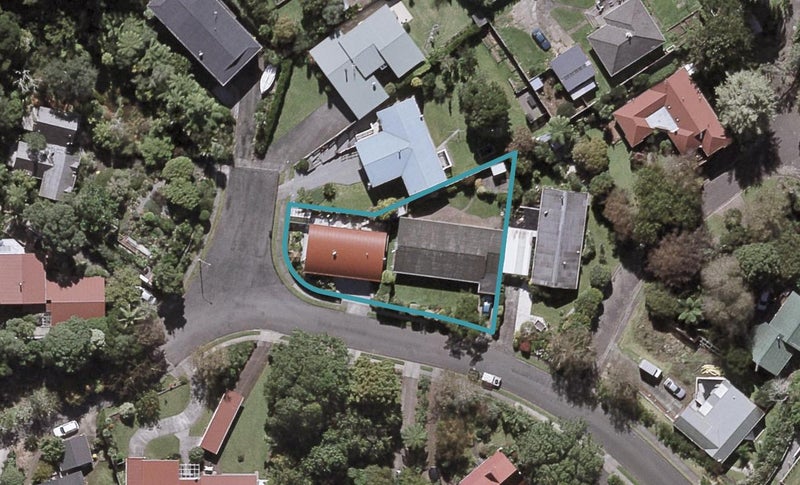 8 Spencer Place, Merrilands, New Plymouth - Carousel 1