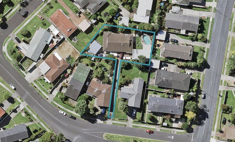 34 Whiteacres Drive, Sunnyhills, Auckland - Carousel 1