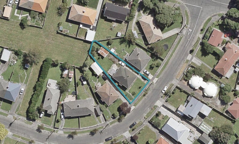 29 Hall Crescent, Epuni, Lower Hutt - Carousel 1