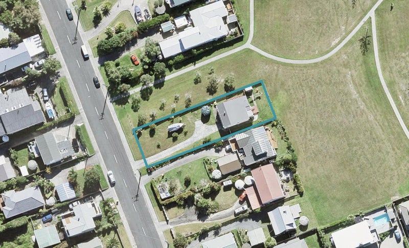 18 Shakespear Road, Army Bay, Whangaparaoa - Carousel 1