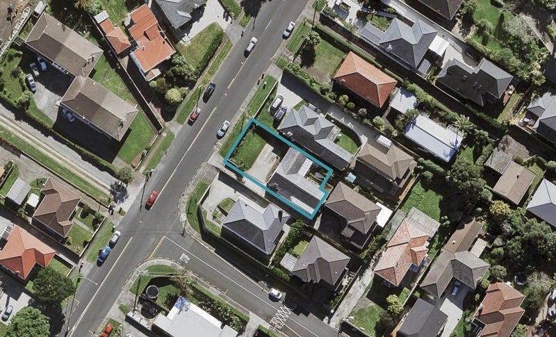 38 Hayr Road, Three Kings, Auckland - Carousel 1