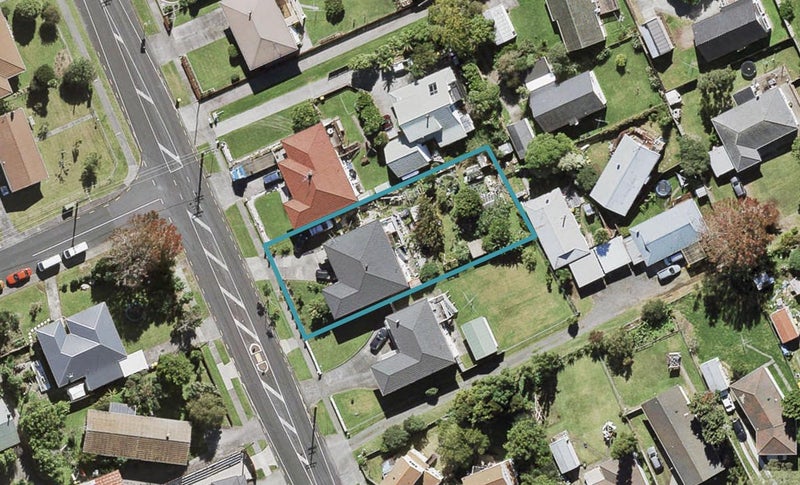 75 Flanshaw Road, Te Atatu South, Auckland - Carousel 1