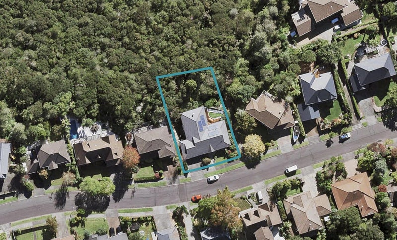 20 Ravenstone Place, Chatswood, Auckland - Carousel 1