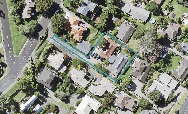 2/12A Rossmore Terrace, Murrays Bay, Auckland - Carousel 1