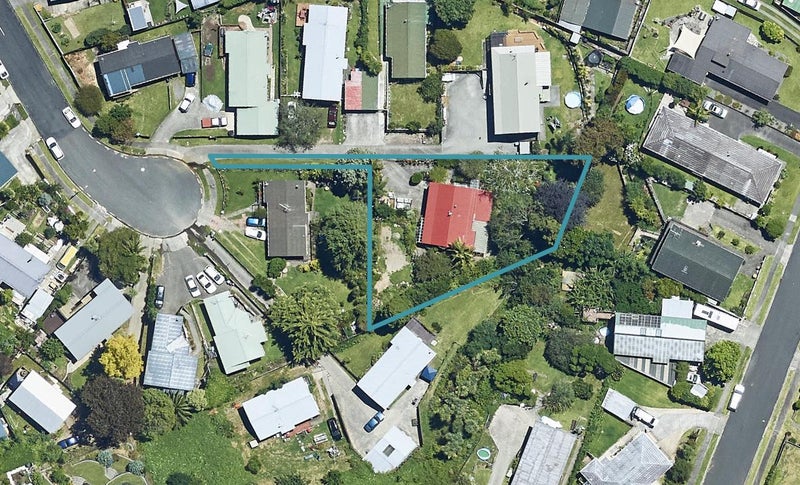 11 Luke Street, Brookfield, Tauranga - Carousel 1