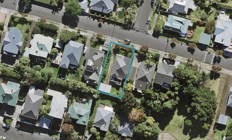 33 Mont Le Grand Road, Mount Eden, Auckland - Carousel 1