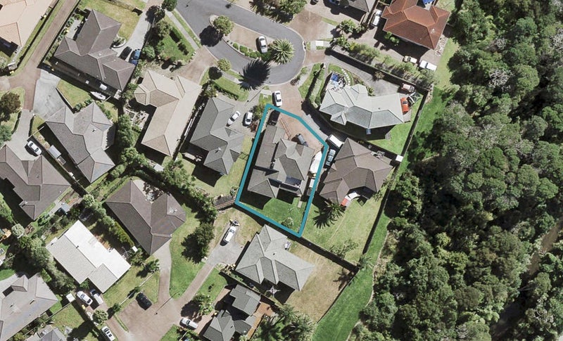 19 San Vito Place, Henderson, Auckland - Carousel 1
