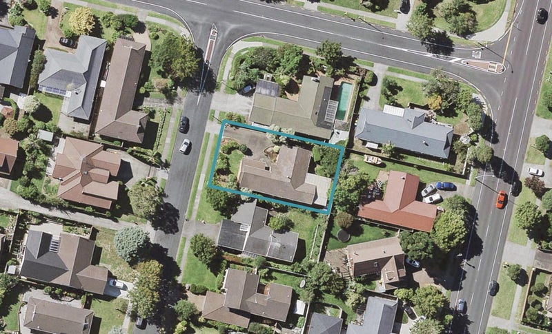 4 Cornelian Crescent, Half Moon Bay, Auckland - Carousel 1