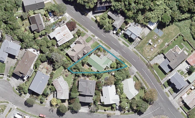 33 Viewmont Drive, Harbour View, Lower Hutt - Carousel 1