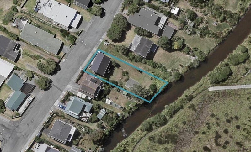 10 Moana Street, Otaki Beach, Otaki - Carousel 1