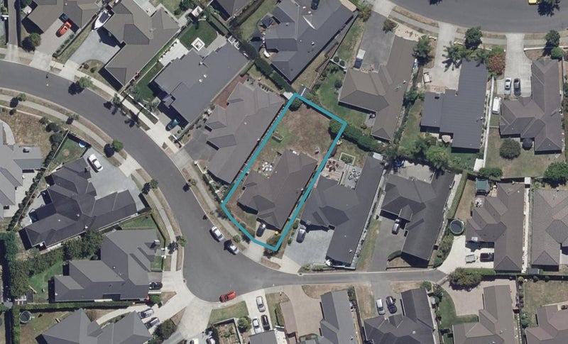 13 Connor Court, Huntington, Hamilton - Carousel 1