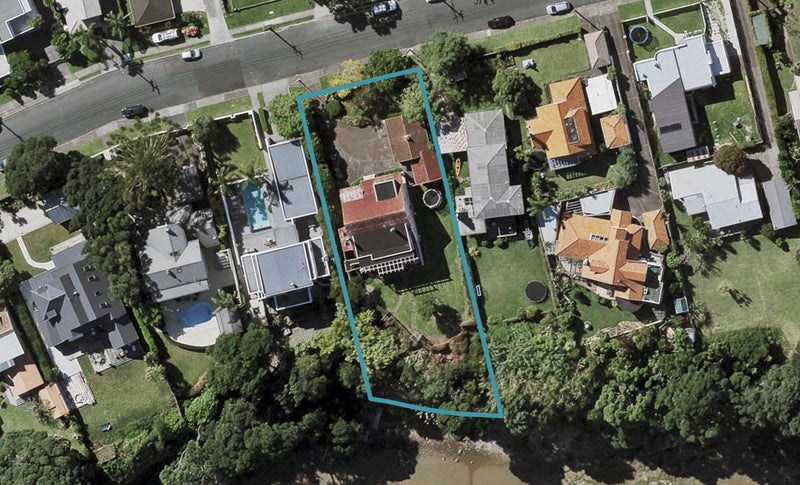 27 Norwood Road, Bayswater, Auckland - Carousel 1