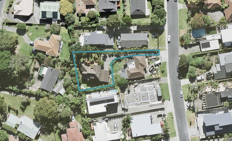 11B Sharon Road, Waiake, Auckland - Carousel 1