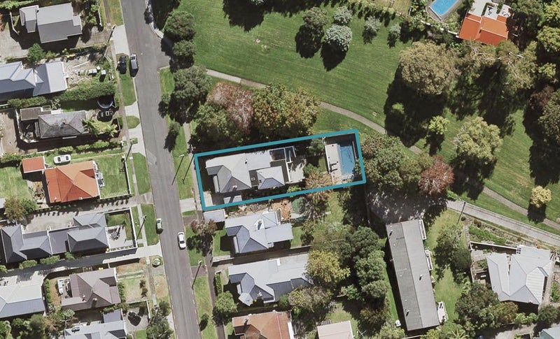 41 Richmond Avenue, Northcote Point, Auckland - Carousel 1