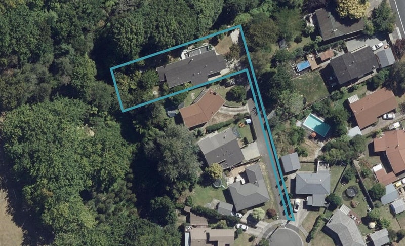 27 Paulette Place, Queenwood, Hamilton - Carousel 1