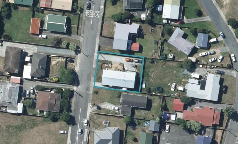 32 Ngatitoa Street, Takapuwahia, Porirua - Carousel 1
