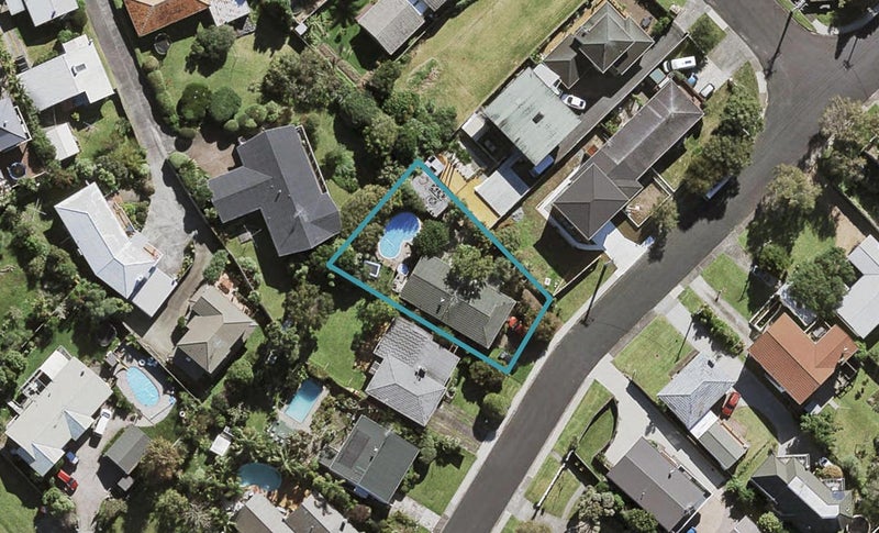 15 Holland Road, Hillcrest, Auckland - Carousel 1