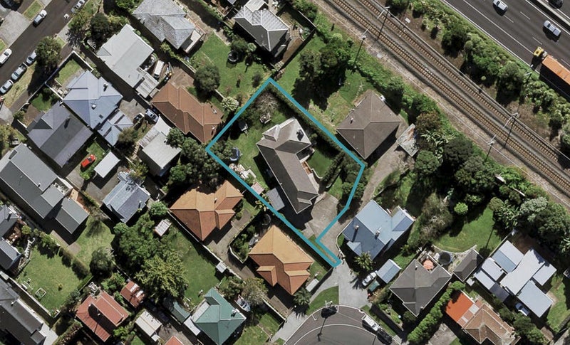 2/0 Woodbine Avenue, Greenlane, Auckland - Carousel 1