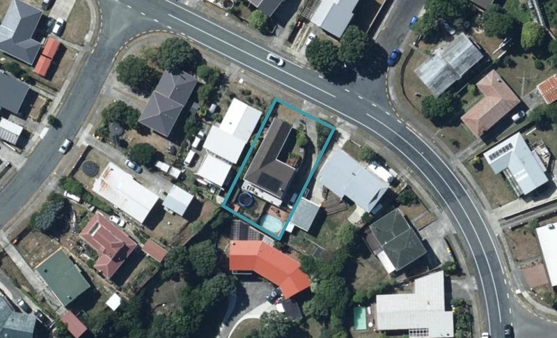 91 Gloaming Hill, Titahi Bay, Porirua - Carousel 1