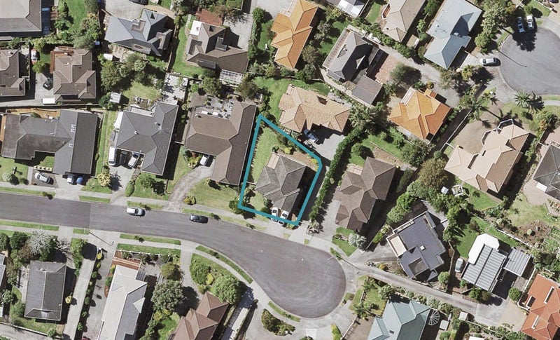 8 Anure Place, Highland Park, Auckland - Carousel 1