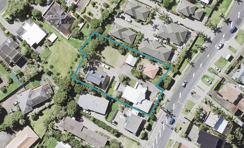1/620 Beach Road, Browns Bay, Auckland - Carousel 1