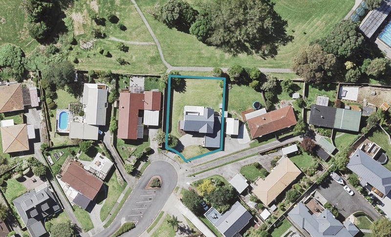 3 Dalwhinnie Parade, Highland Park, Auckland - Carousel 1