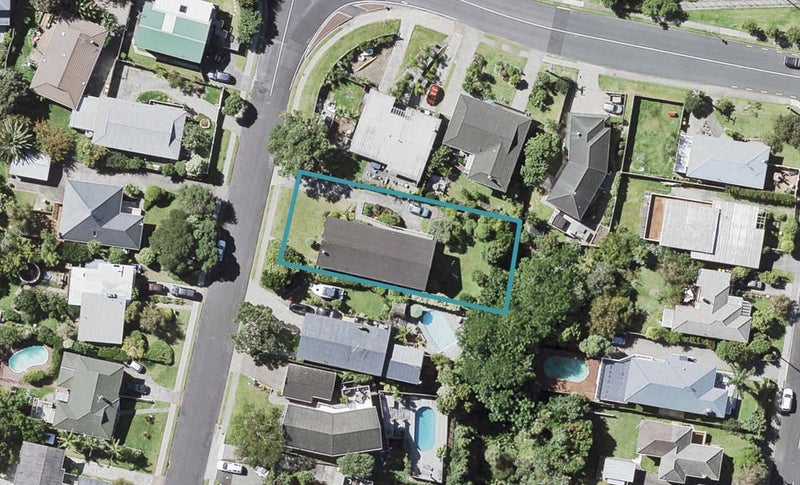 4 Mayfair Crescent, Mairangi Bay, Auckland - Carousel 1